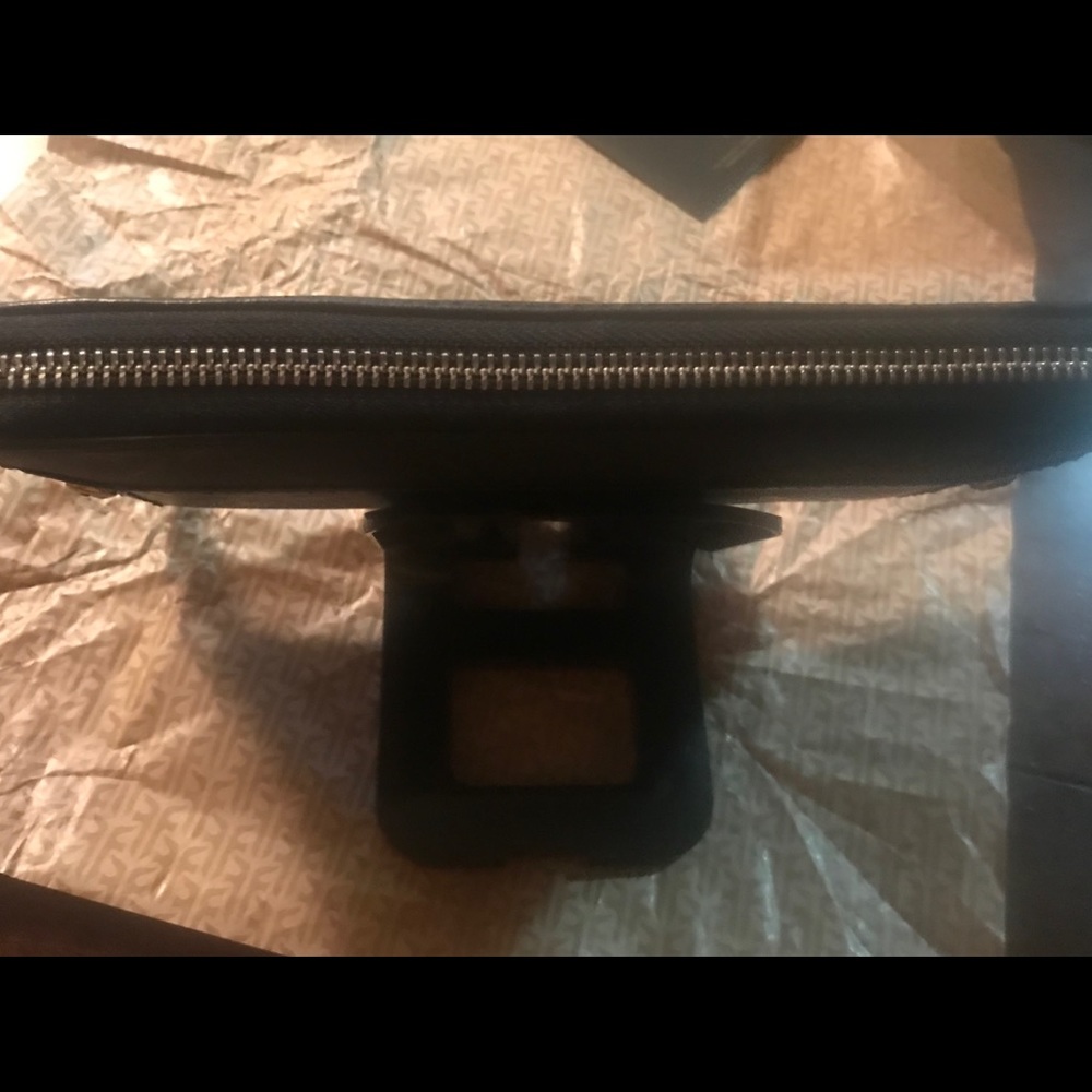 Frye Demi zip wallet - Picture 4 of 5